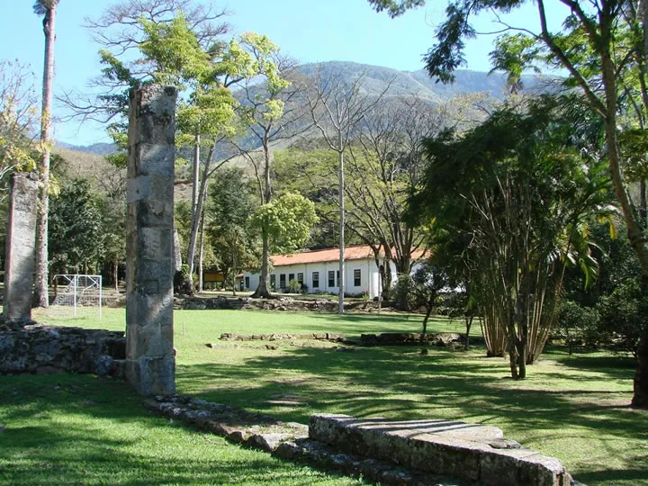 Vista externa da Fazenda da Barra (1851), São José do Barreiro