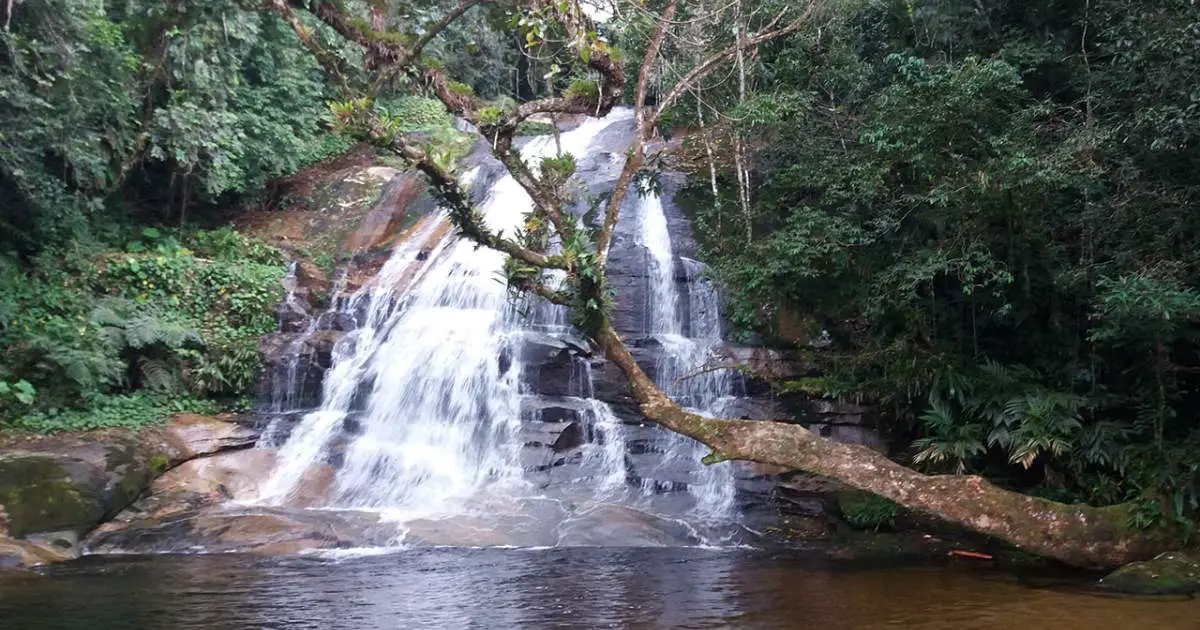 Imagem de capa: 6 cachoeiras incríveis em Ubatuba que você deve conhecer na sua próxima viagem