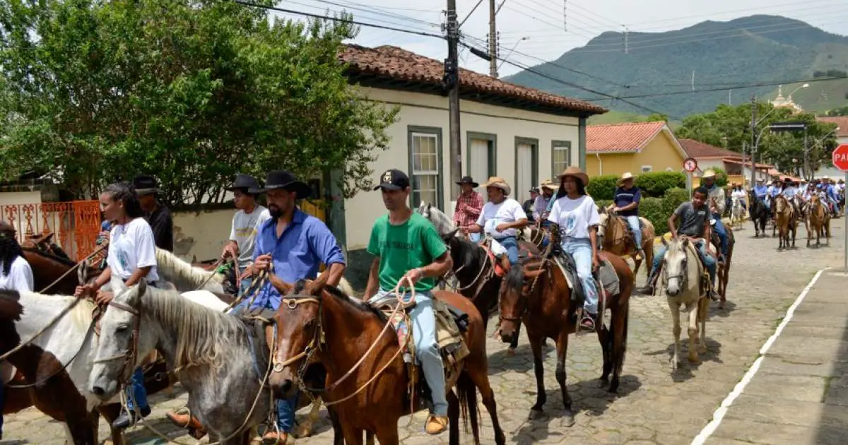 Imagem de capa: Tradição de 36 anos, romaria montada volta a São José do Barreiro no Dia da Padroeira