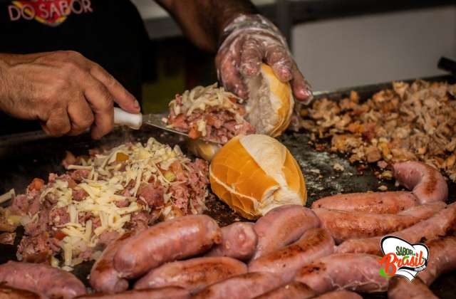 Imagem de capa: Vem aí o Festival do Torresmo e Churros de Lorena 2021